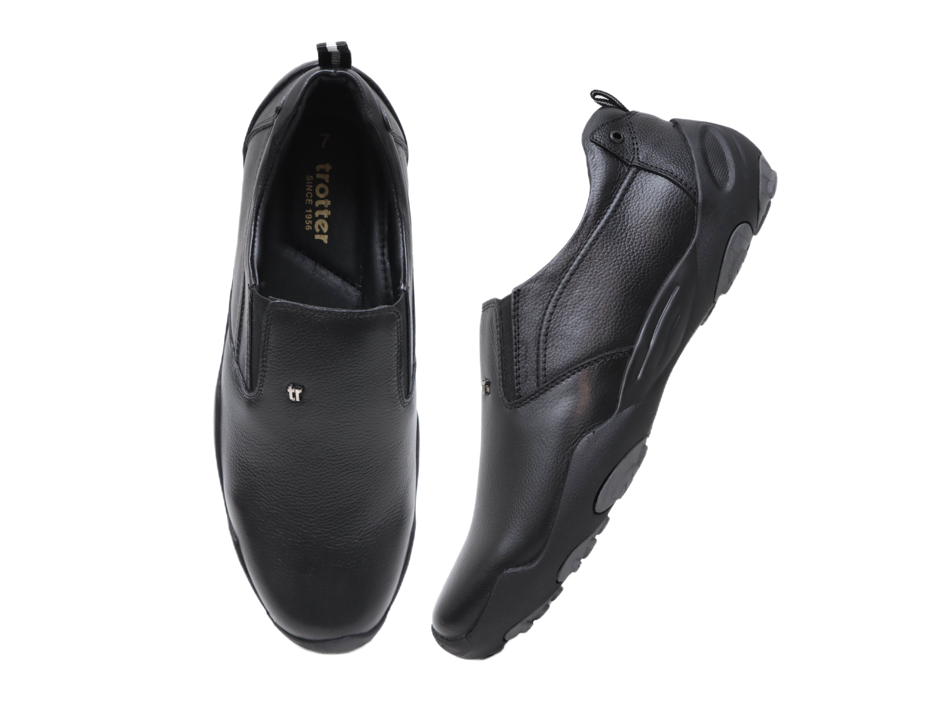 Trotter 3690 Black Slip-ons all day casuals